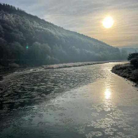 La Petite Passerelle A Mouzaive *